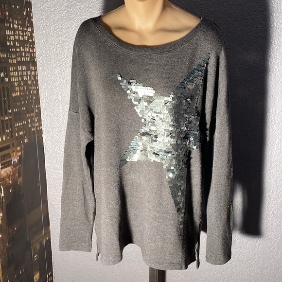 SEVEN7 - sweater: gray rayon / poly l/s w large silver sequin star - L - Picture 2 of 16
